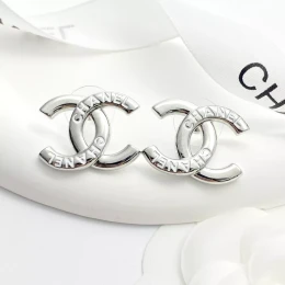 chanel boucles doreilles pour femme s_12b0a5a